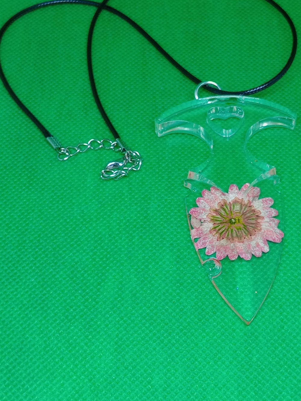 Clear Resin Pendant Necklace with Pink Daisy